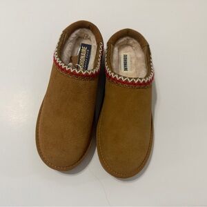 NWT slippers